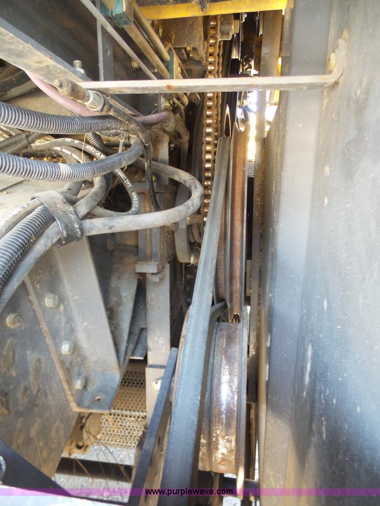 image for item L4959 2007 Challenger 670 RWA combine