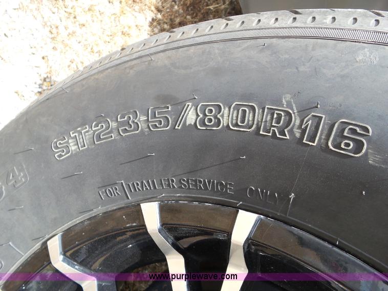 image for item L5520 2015 Cimarron Showstar livestock trailer