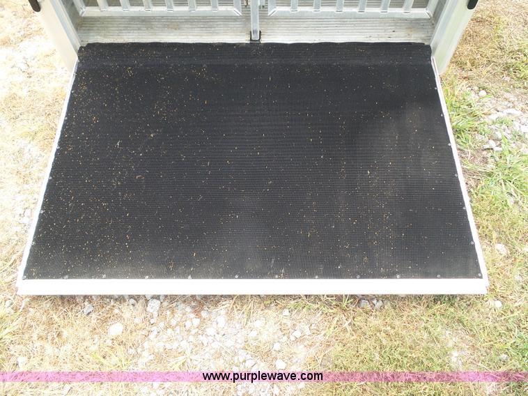 image for item L5520 2015 Cimarron Showstar livestock trailer