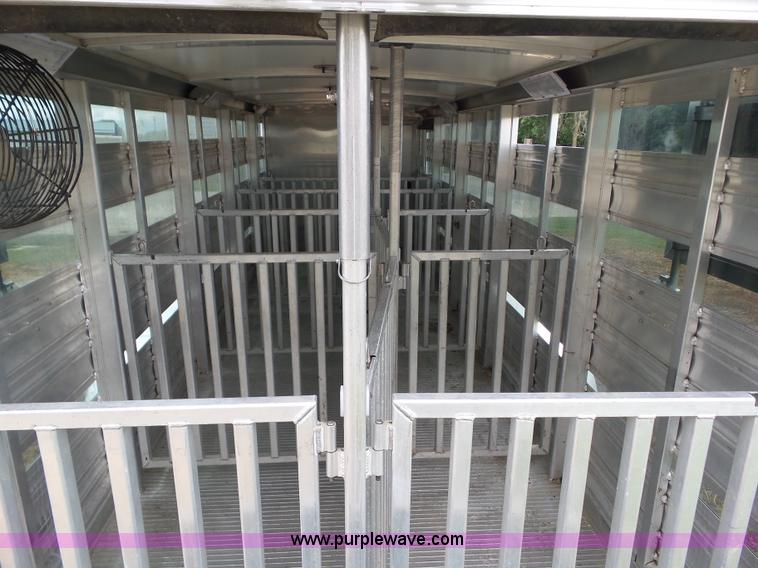 image for item L5520 2015 Cimarron Showstar livestock trailer