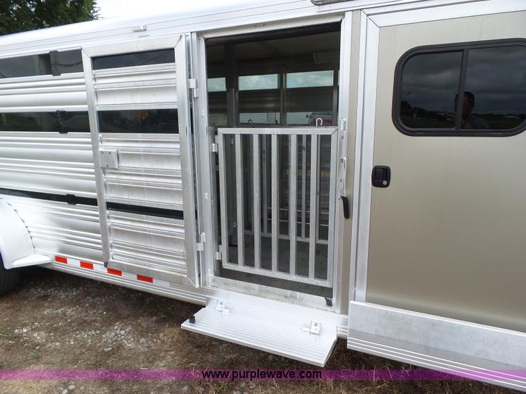 image for item L5520 2015 Cimarron Showstar livestock trailer