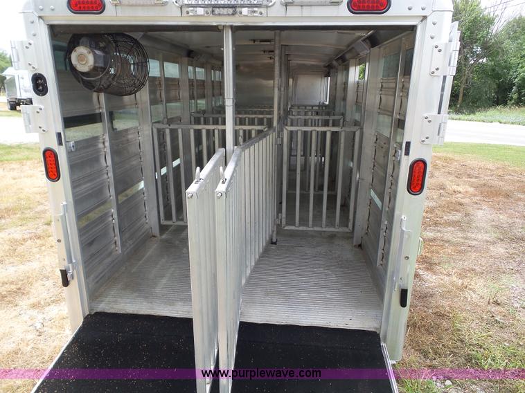 image for item L5520 2015 Cimarron Showstar livestock trailer