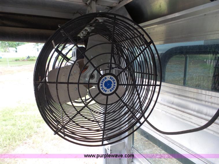 image for item L5520 2015 Cimarron Showstar livestock trailer