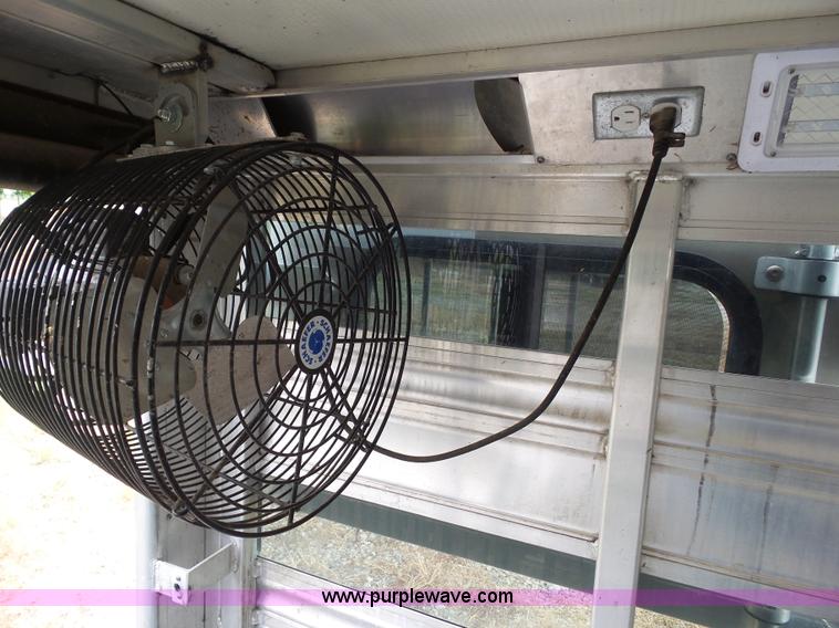 image for item L5520 2015 Cimarron Showstar livestock trailer