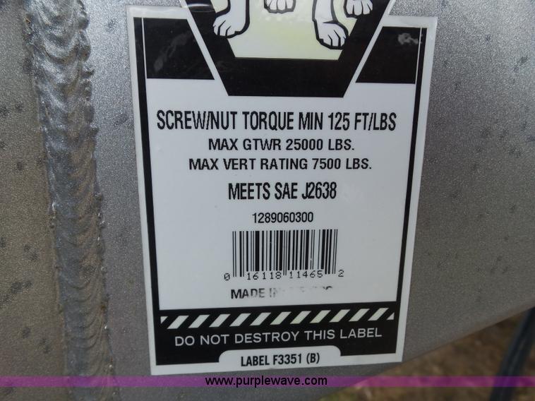 image for item L5520 2015 Cimarron Showstar livestock trailer