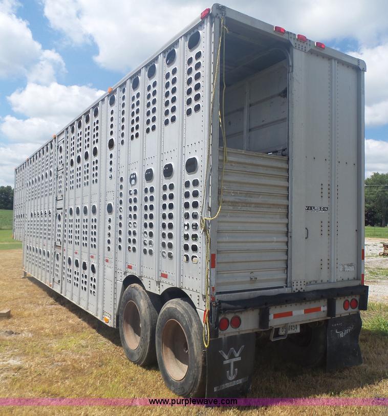 image for item L6243 1986 Wilson PSDCL-208 livestock trailer