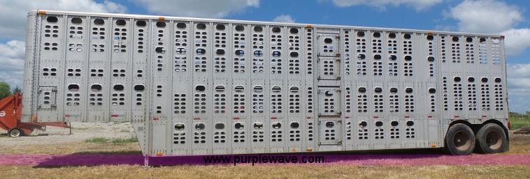 image for item L6243 1986 Wilson PSDCL-208 livestock trailer