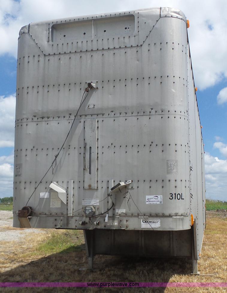 image for item L6243 1986 Wilson PSDCL-208 livestock trailer