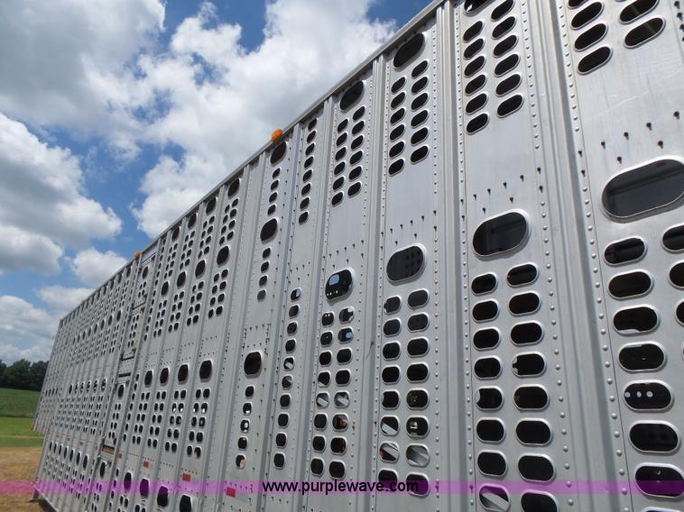 image for item L6243 1986 Wilson PSDCL-208 livestock trailer