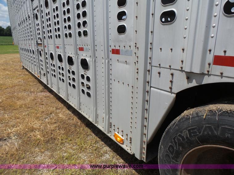 image for item L6243 1986 Wilson PSDCL-208 livestock trailer