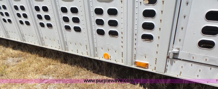 image for item L6243 1986 Wilson PSDCL-208 livestock trailer