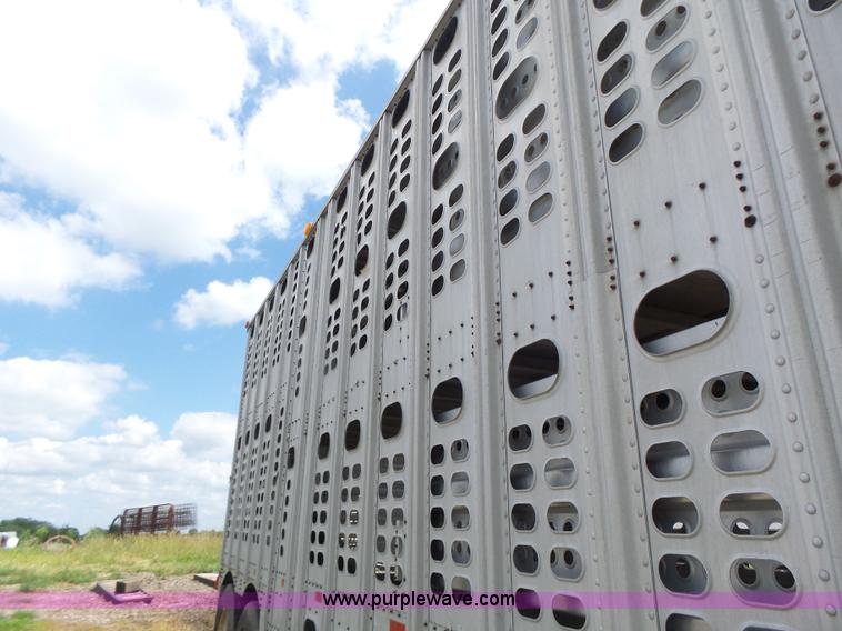 image for item L6243 1986 Wilson PSDCL-208 livestock trailer
