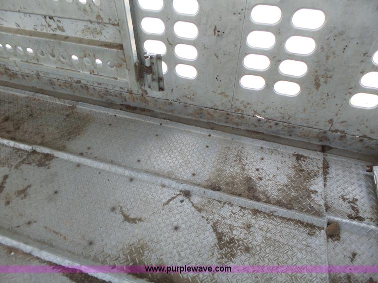 image for item L6243 1986 Wilson PSDCL-208 livestock trailer