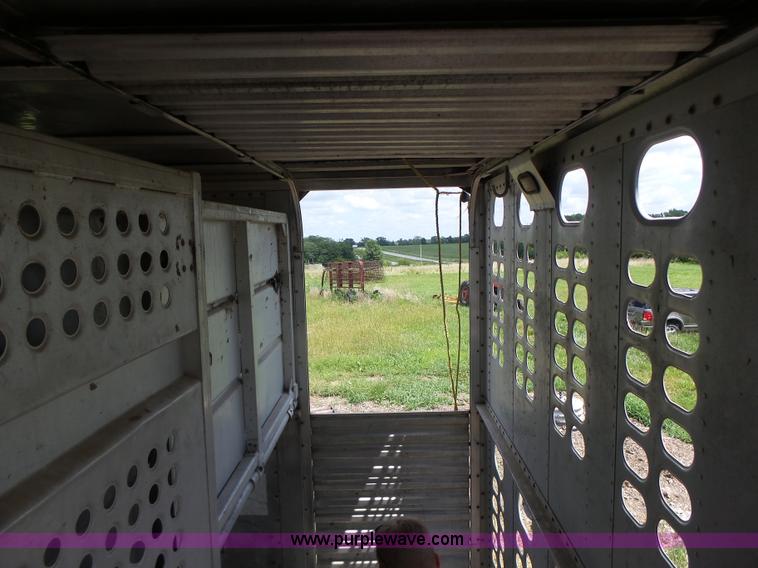image for item L6243 1986 Wilson PSDCL-208 livestock trailer