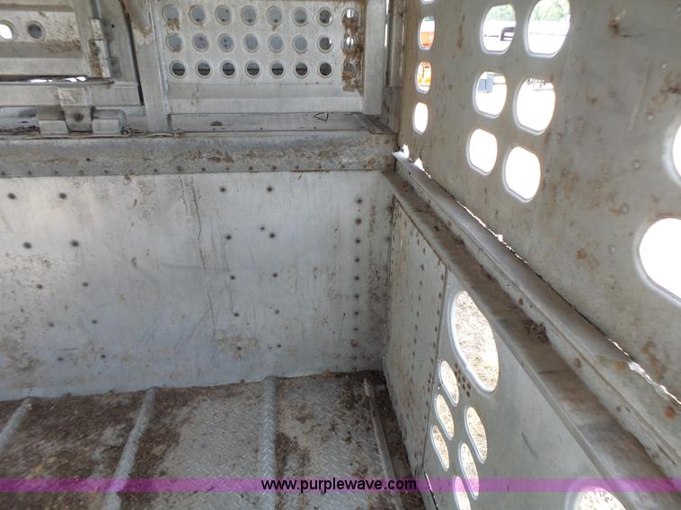 image for item L6243 1986 Wilson PSDCL-208 livestock trailer