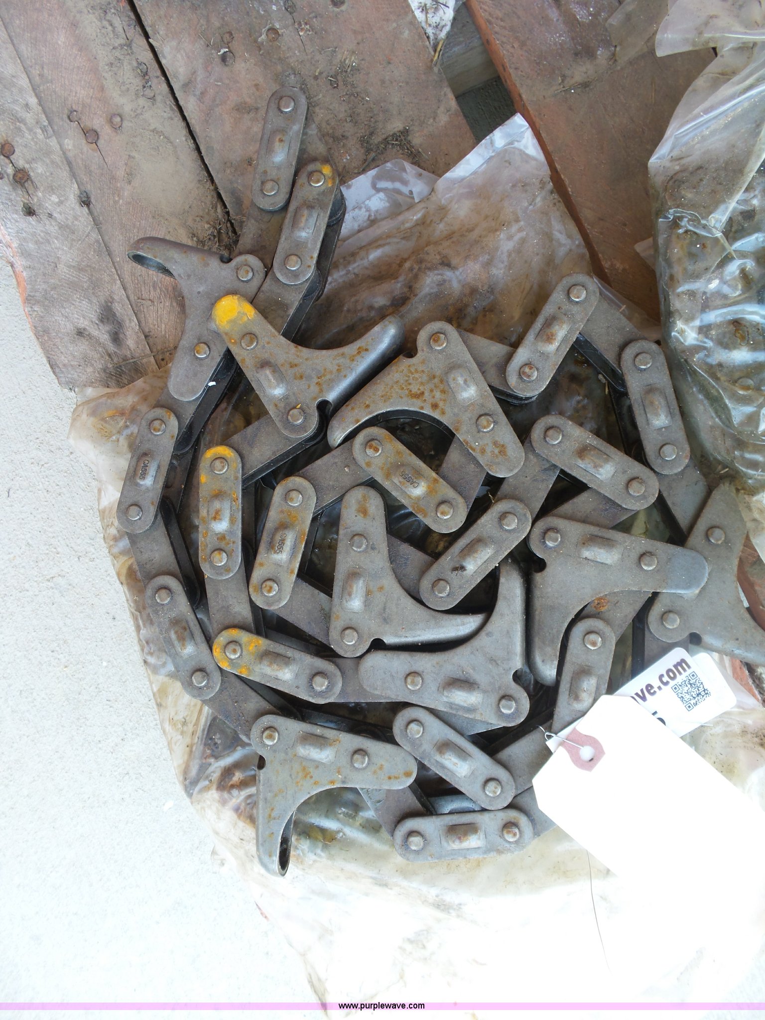(12) corn head gathering chains in Copeland, KS | Item BY9564 sold ...