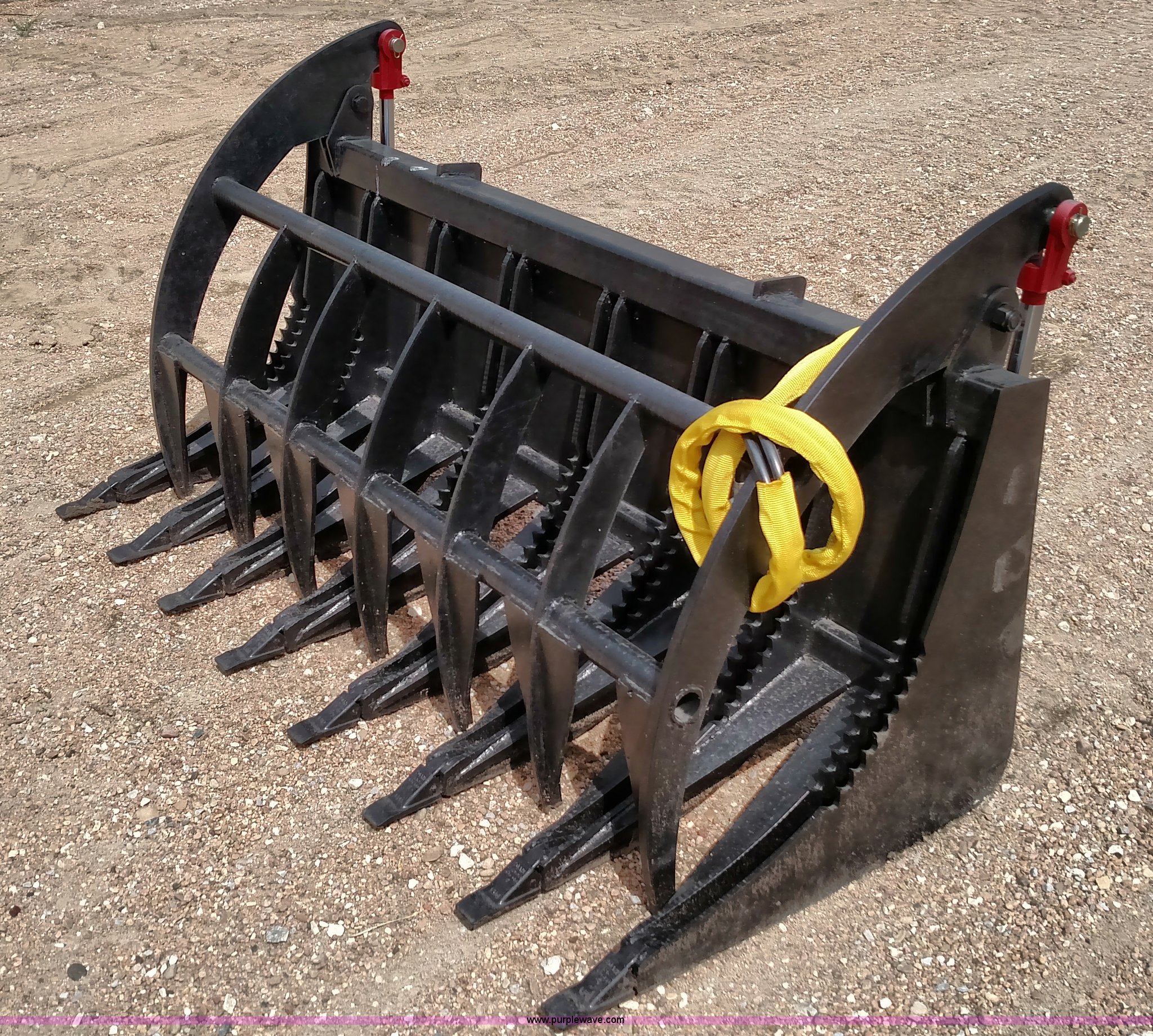 66" Eseries root rake grapple in Newton, KS Item F1769 sold Purple