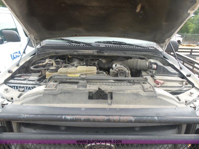 image for item AQ9632 1999 Ford F350 Super Duty Crew Cab pickup truck cab and chassis