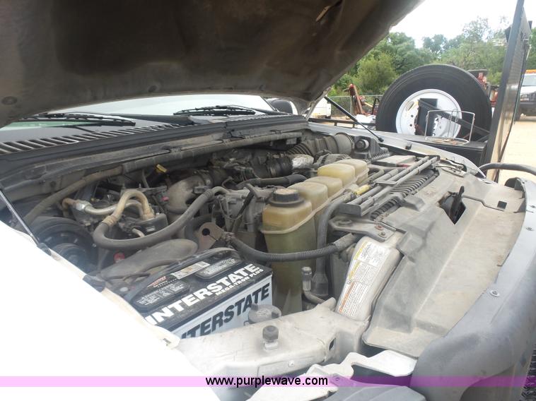 image for item AQ9632 1999 Ford F350 Super Duty Crew Cab pickup truck cab and chassis