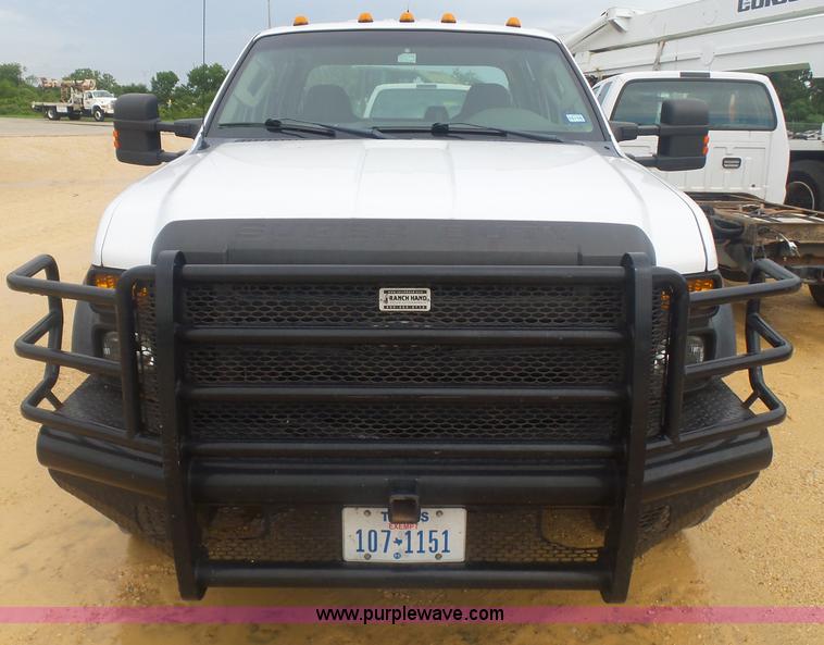 image for item AQ9633 2009 Ford F550 Crew Cab truck cab and chassis