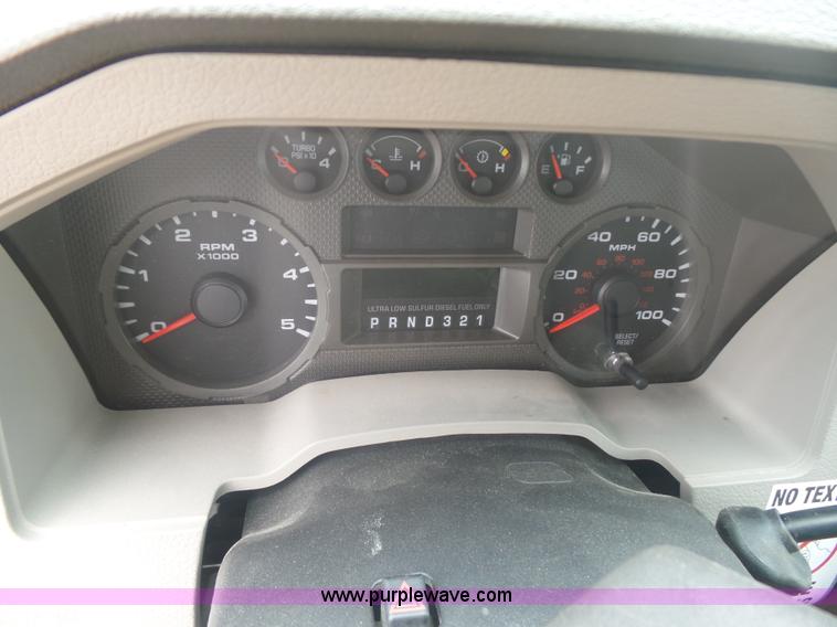 image for item AQ9633 2009 Ford F550 Crew Cab truck cab and chassis