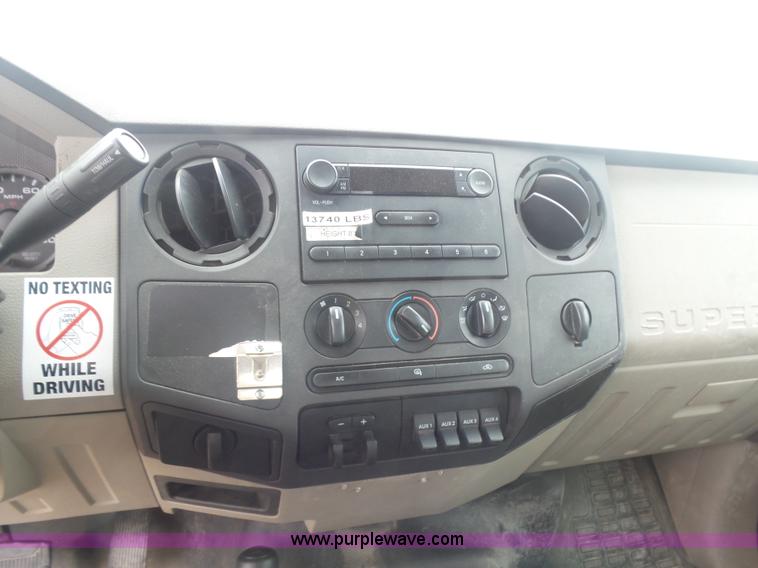 image for item AQ9633 2009 Ford F550 Crew Cab truck cab and chassis