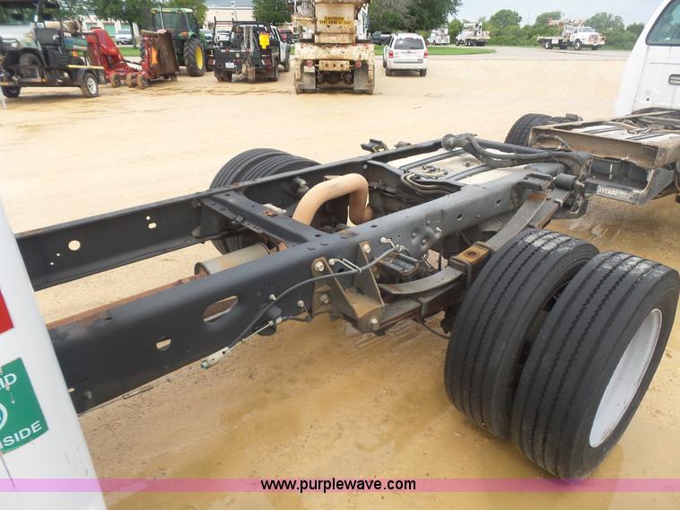 image for item AQ9633 2009 Ford F550 Crew Cab truck cab and chassis