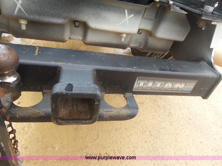 image for item AQ9633 2009 Ford F550 Crew Cab truck cab and chassis