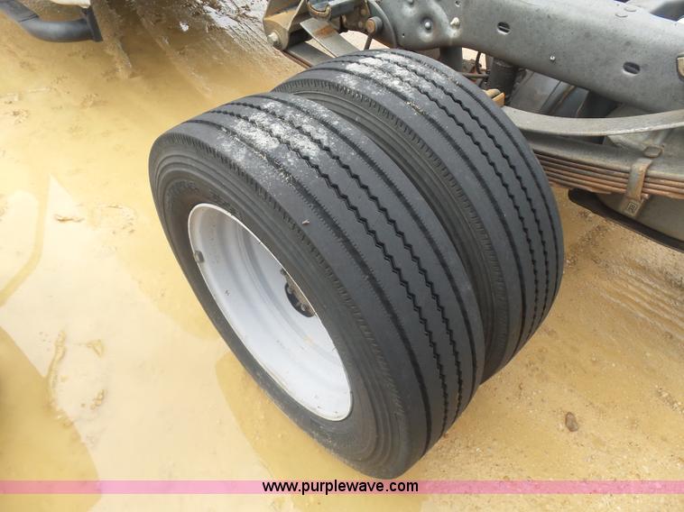 image for item AQ9633 2009 Ford F550 Crew Cab truck cab and chassis