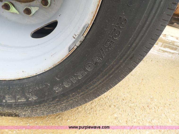 image for item AQ9633 2009 Ford F550 Crew Cab truck cab and chassis