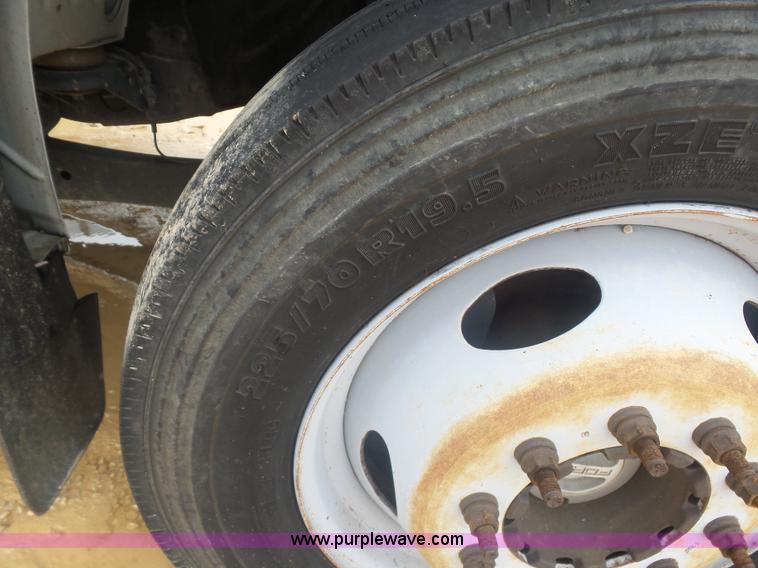 image for item AQ9633 2009 Ford F550 Crew Cab truck cab and chassis