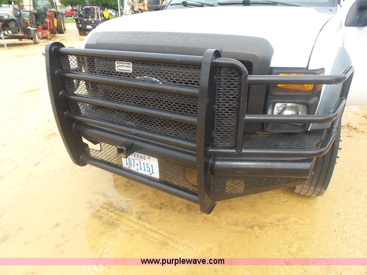 image for item AQ9633 2009 Ford F550 Crew Cab truck cab and chassis