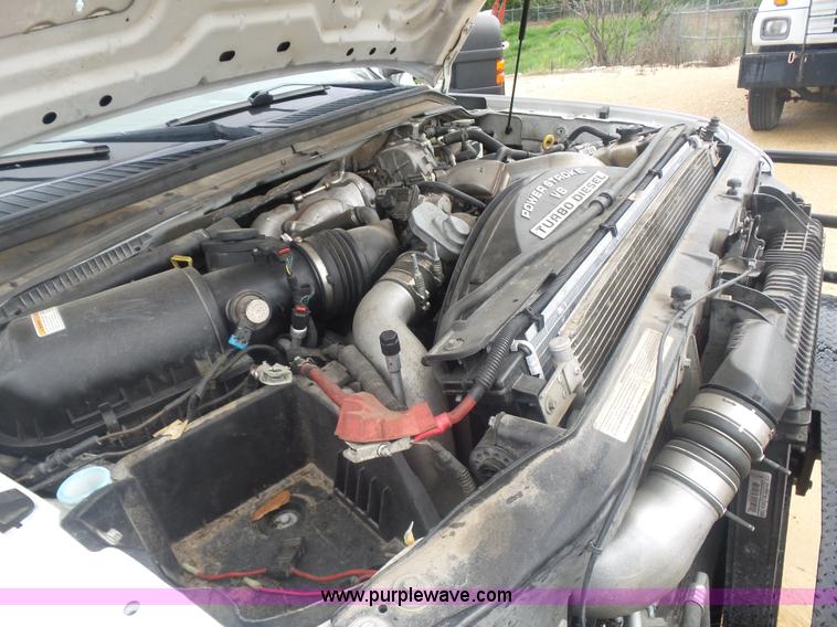 image for item AQ9633 2009 Ford F550 Crew Cab truck cab and chassis