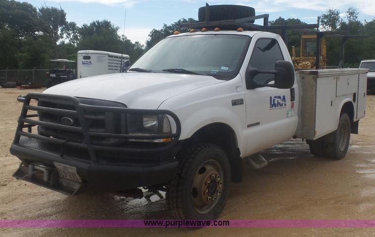 image for item AQ9634 2002 Ford F550 utility truck