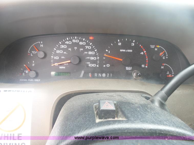 image for item AQ9634 2002 Ford F550 utility truck