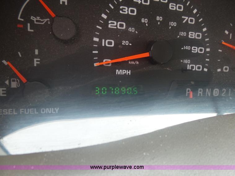 image for item AQ9634 2002 Ford F550 utility truck