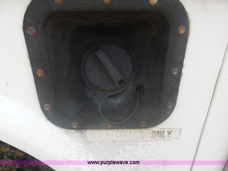 image for item AQ9634 2002 Ford F550 utility truck