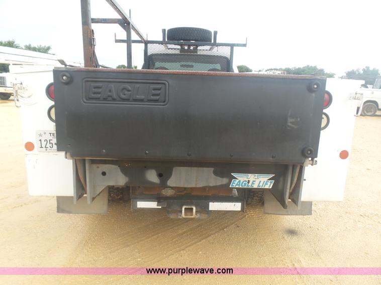 image for item AQ9634 2002 Ford F550 utility truck