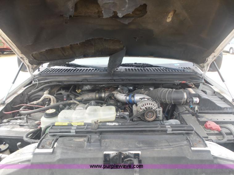 image for item AQ9634 2002 Ford F550 utility truck