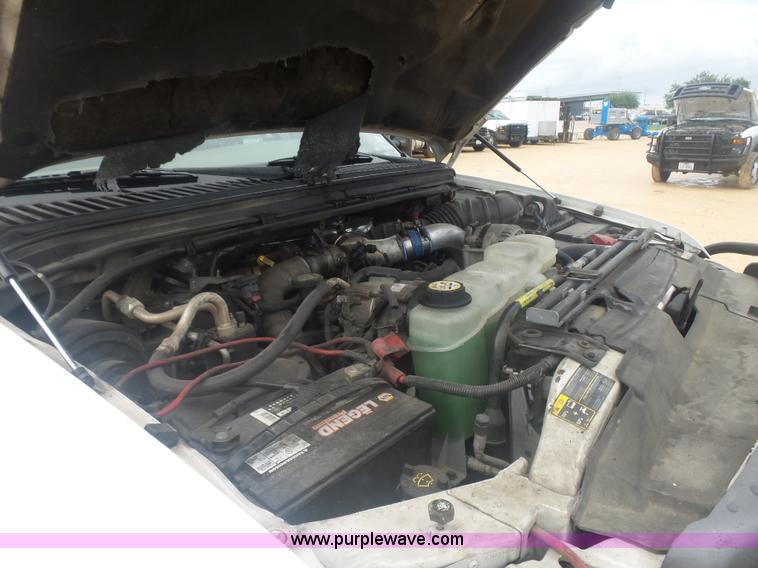 image for item AQ9634 2002 Ford F550 utility truck