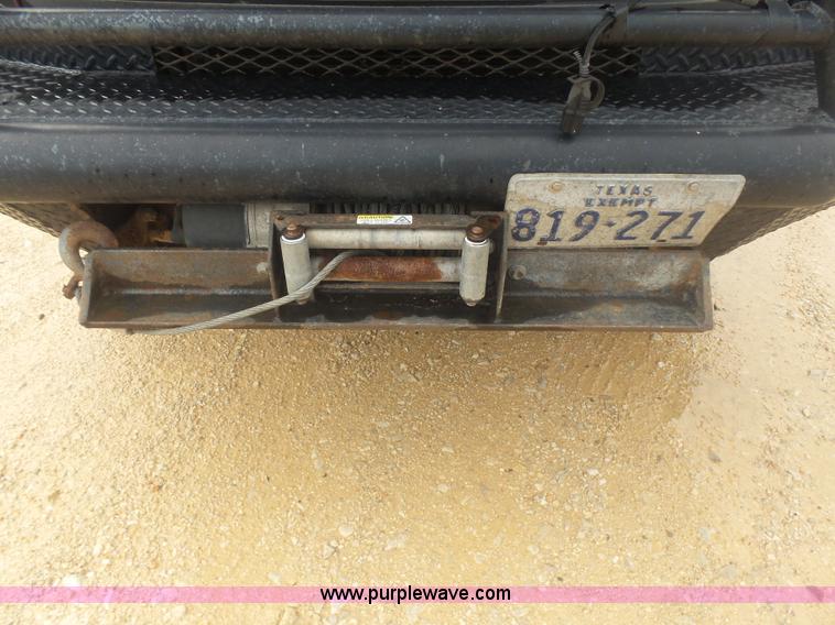 image for item AQ9634 2002 Ford F550 utility truck