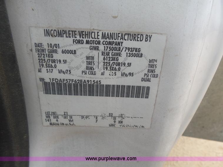 image for item AQ9634 2002 Ford F550 utility truck