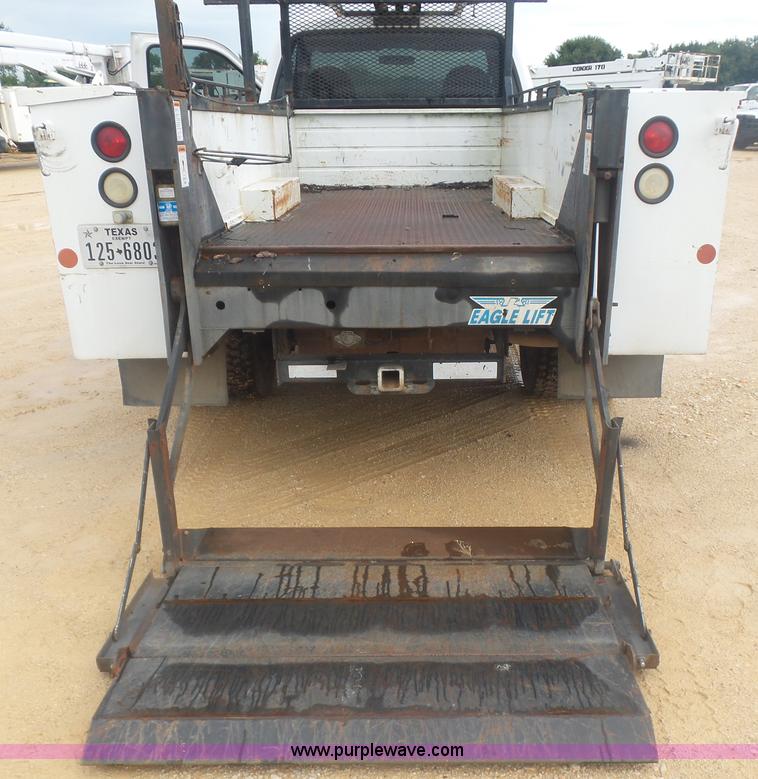 image for item AQ9634 2002 Ford F550 utility truck