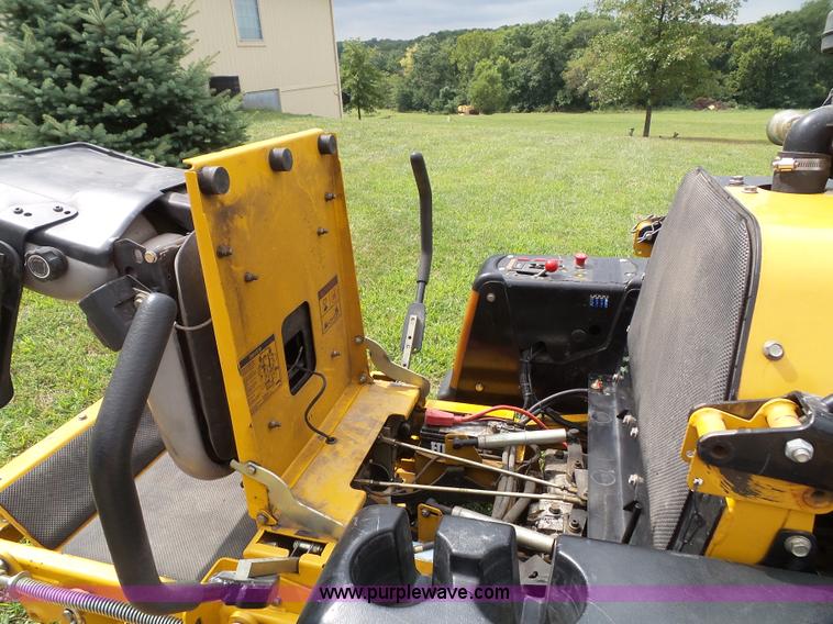 image for item BG9260 Hustler Super Z lawn mower