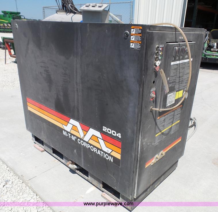 image for item BG9289 2004 Mi-T-M HG-2004-3208 pressure washer