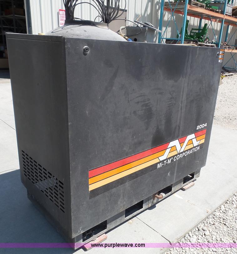 image for item BG9289 2004 Mi-T-M HG-2004-3208 pressure washer