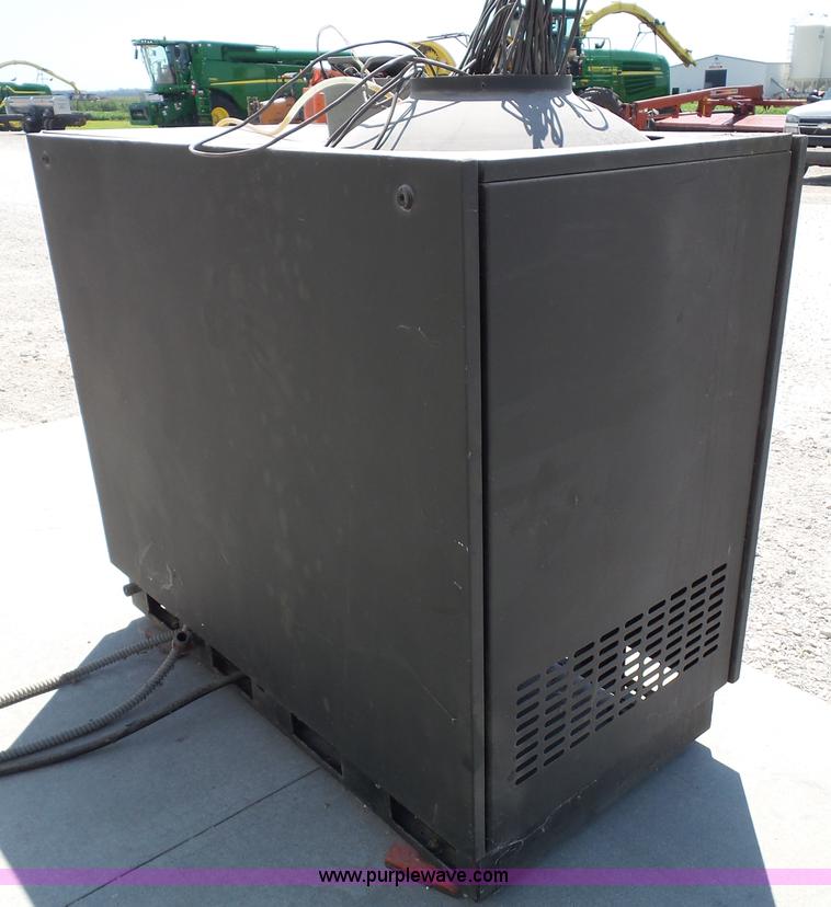 image for item BG9289 2004 Mi-T-M HG-2004-3208 pressure washer