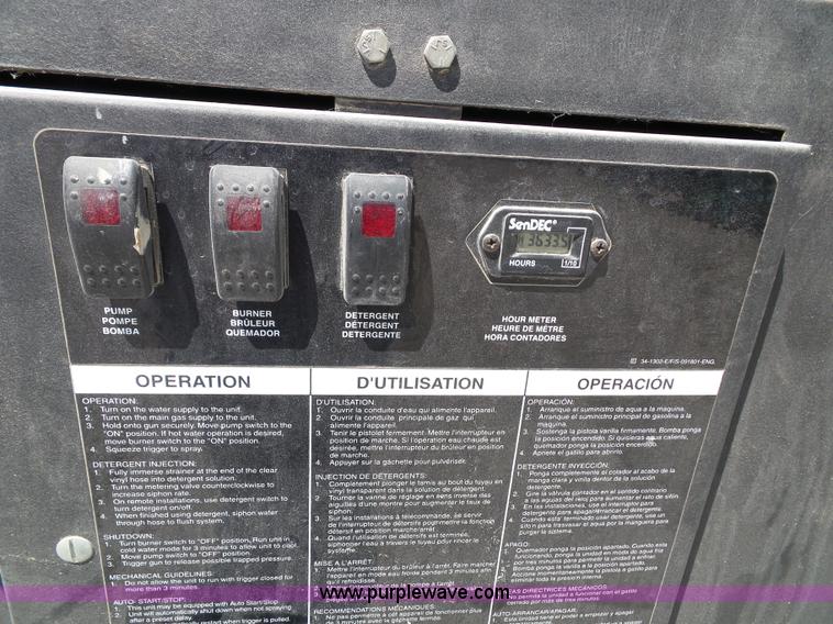 image for item BG9289 2004 Mi-T-M HG-2004-3208 pressure washer