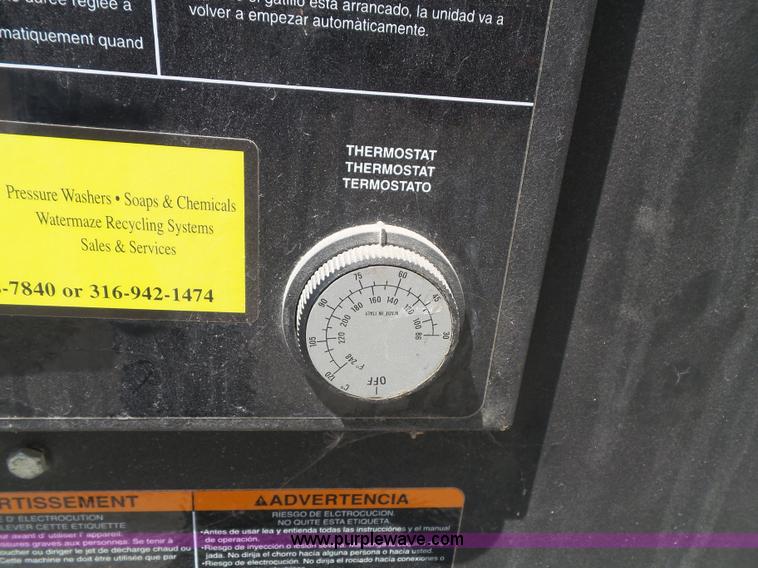 image for item BG9289 2004 Mi-T-M HG-2004-3208 pressure washer