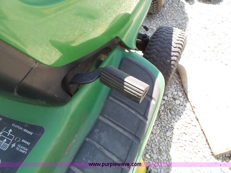 image for item BG9290 John Deere LT133 lawn mower